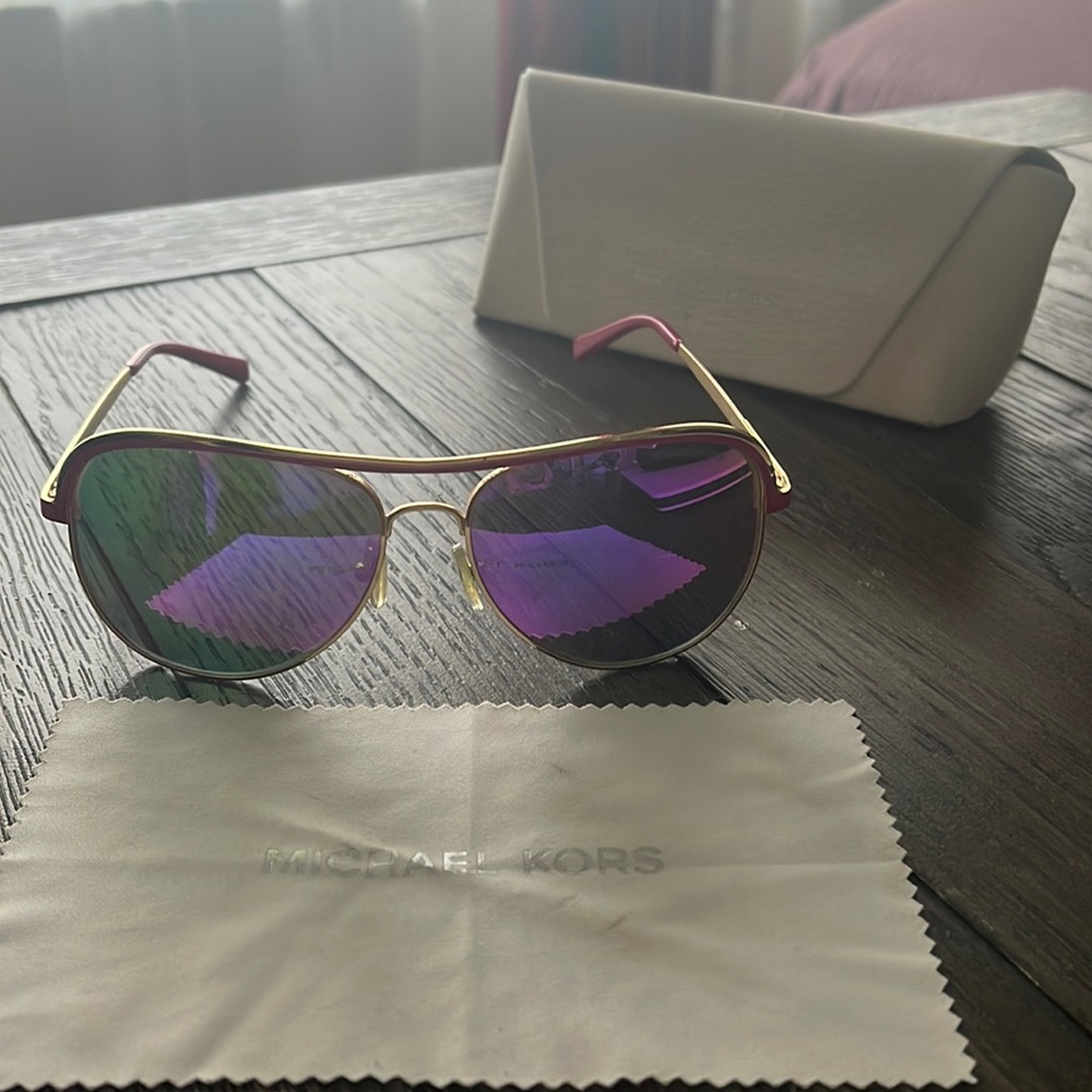 Pink Michael Kors aviator style sunglasses 🕶
